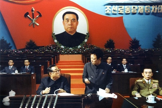 Kim Il Sung and Kim Jong Il at the Sixth Workers Party Congress, 1980 | Image: Wikipedia/PD
